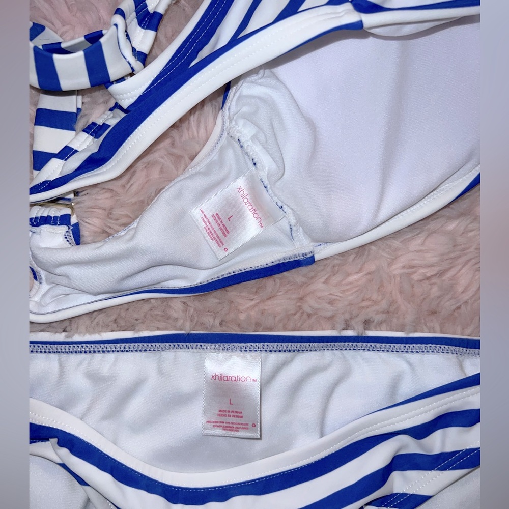 Stripped bikini - Picture 2 of 2